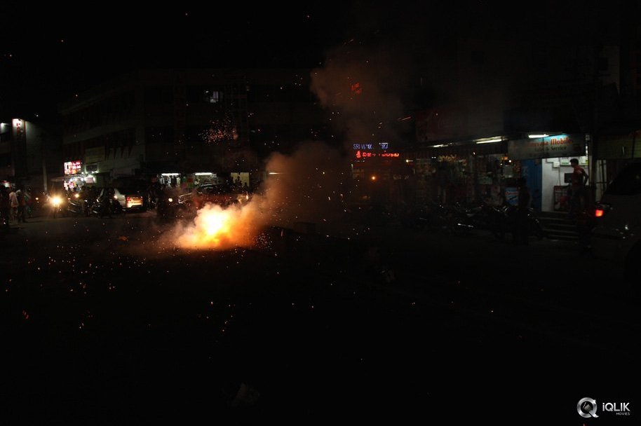 Dynamite-Movie-Special-Show-in-Tirupati